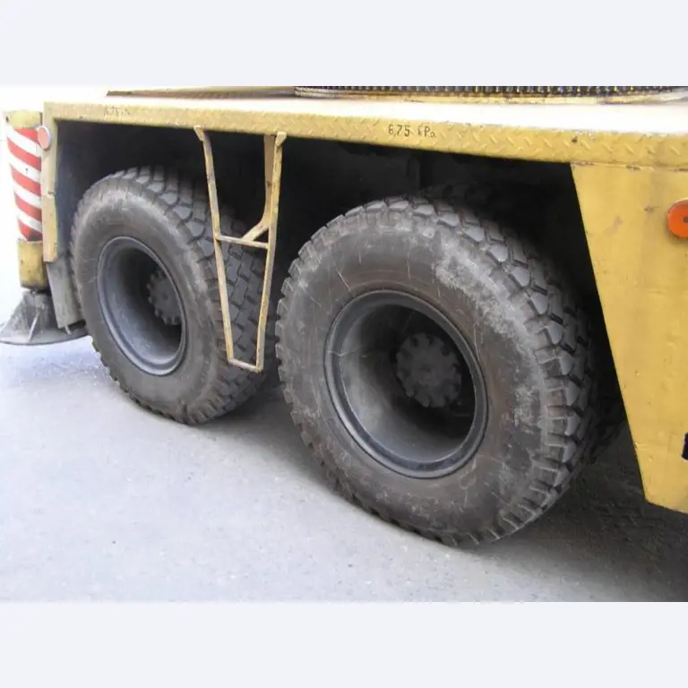 Prumyslových robotu-7